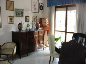 Trilocale arredato con posto auto Fuorigrotta