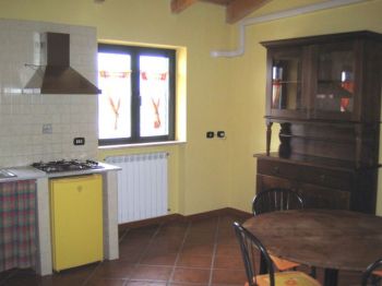 Fittasi bilocale arredato a varcaturo