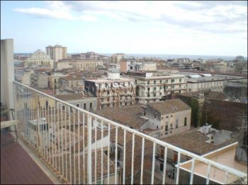 Appartamento arredato con balcone Centro