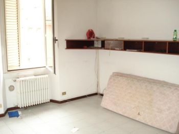 Appartamento con balcone 2- stazione centrale, gorla, turro, greco, crescenzago