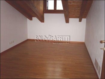 Villa a schiera con garage e giardino