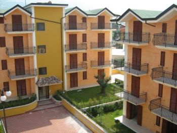 Casa con balcone e terrazzo Mugnano Del Cardinale
