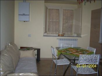 Bilocale arredato con balcone Centro storico