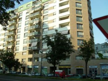 Casa con posto auto e balcone Cenisia