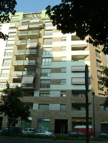 Casa con posto auto e balcone Cenisia