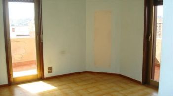 Appartamento con balcone e posto auto