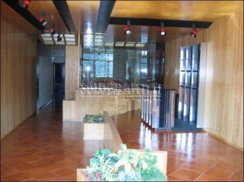 Appartamento con balcone e posto auto