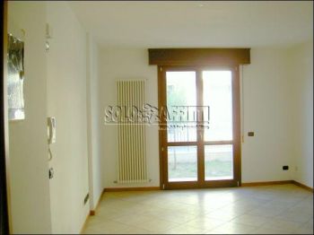 Casa con giardino e garage Limitrofo centro