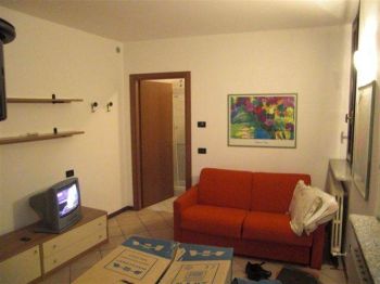 Monolocale arredato con posto auto Treviglio