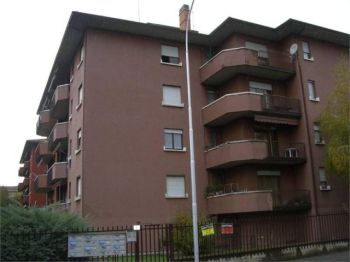 Casa con garage e balcone Suisio
