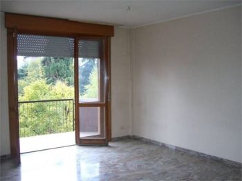 Casa con garage e balcone Suisio