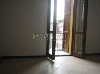 Casa con balcone e posto auto Cazzago San Martino