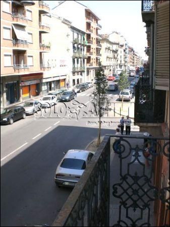 Trilocale arredato con balcone Barriera milano
