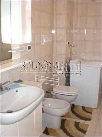 Trilocale arredato con balcone Barriera milano