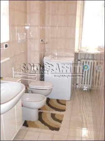 Trilocale arredato con balcone Barriera milano
