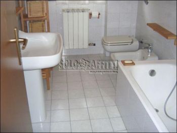 Trilocale arredato con balcone Paderno Dugnano