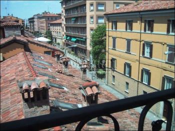 Mansarda arredata Bologna