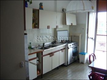 Appartamento arredato con balcone Sassi