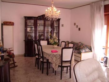 Casa con balcone Arenella