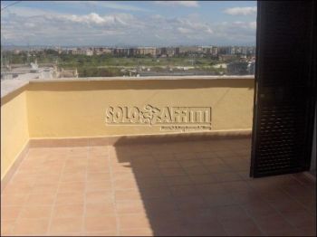 Monolocale arredato con terrazzo Prenestina
