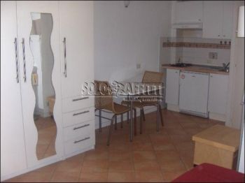 Monolocale arredato con terrazzo Prenestina