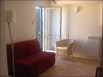 Monolocale arredato con terrazzo Prenestina