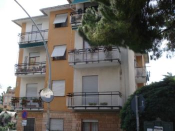 Appartamento arredato con posto auto - Altre fotografie
