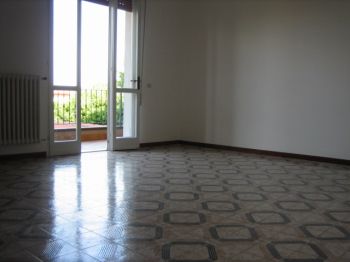 Trilocale con posto auto e terrazzo