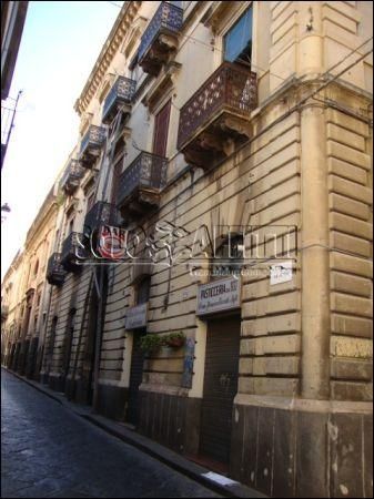 Casa con balcone e terrazzo Acireale