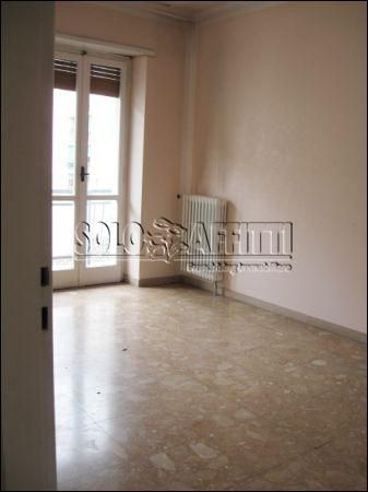 Appartamento con posto auto e balcone