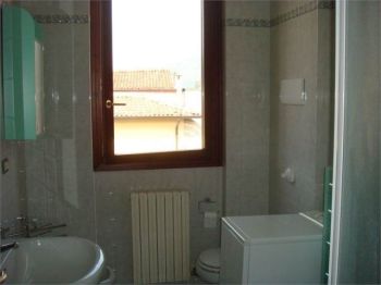 Appartamento arredato con posto auto