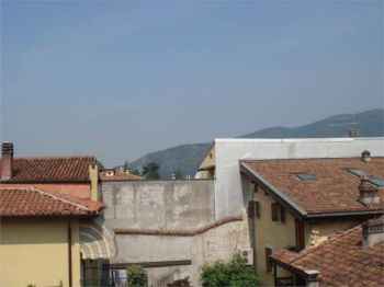 Appartamento arredato con posto auto