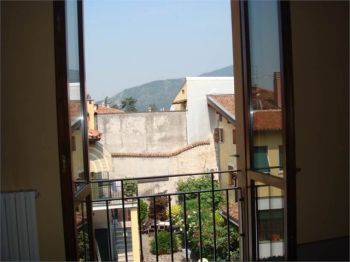 Appartamento arredato con posto auto