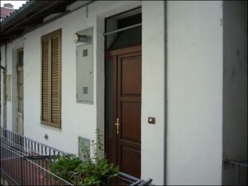 Monolocale arredato con balcone Barriera milano