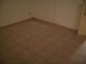 Trilocale con balcone Bari