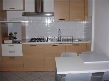 Monolocale con balcone e garage S. mauro in valle