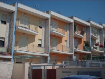 Villa con giardino e balcone Colli