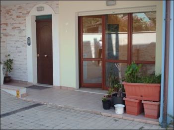 Villa con giardino e balcone Colli