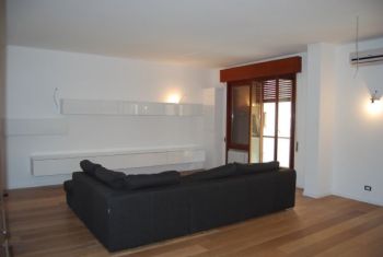 Bilocale arredato con balcone Palermo