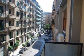 Bilocale arredato con balcone Palermo