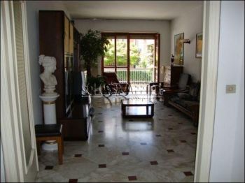 Casa arredata con balcone Crimea (gran madre)