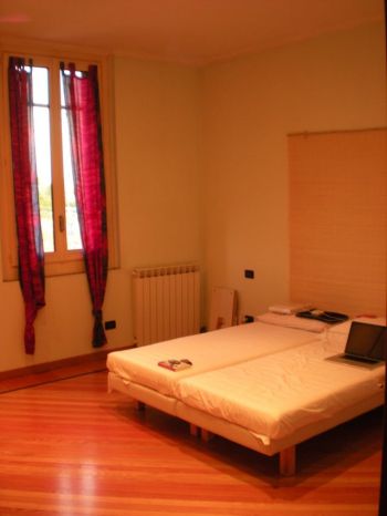 Bilocale affitasi - Camera da letto