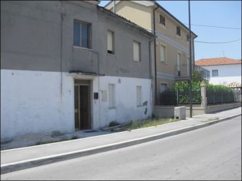 Villa con posto auto Colli