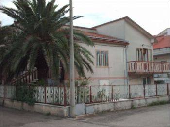 Villa studenti con giardino Universita'