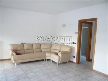 Appartamento arredato con balcone Marechiese