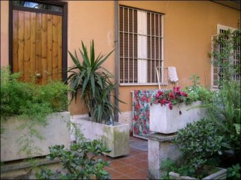 Monolocale arredato con posto auto Camilluccia