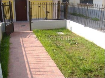 Monolocale arredato con giardino Zona pasqu�