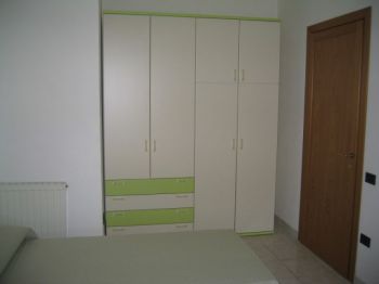 Cinque vani a 200 metri da scuole mm