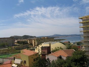 Cinque vani a 200 metri da scuole mm