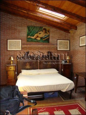 Monolocale arredato con balcone Borgo